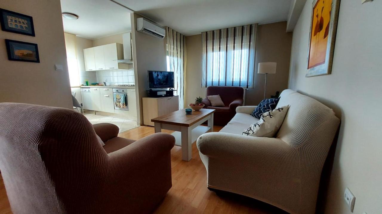 Apartman Ana Pula - Calm, Free Parking, Close To Center Luaran gambar